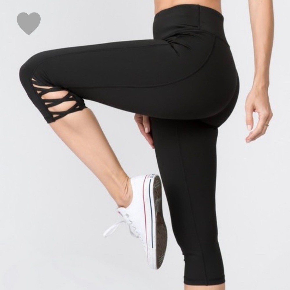 Yelete Active Capri Leggings